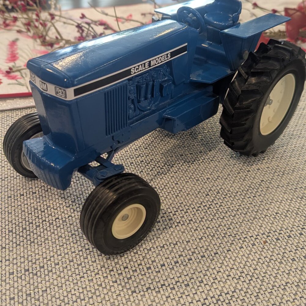 Scale/Ertl Ford TW-25 or TW-5 1/16 Tractor Model